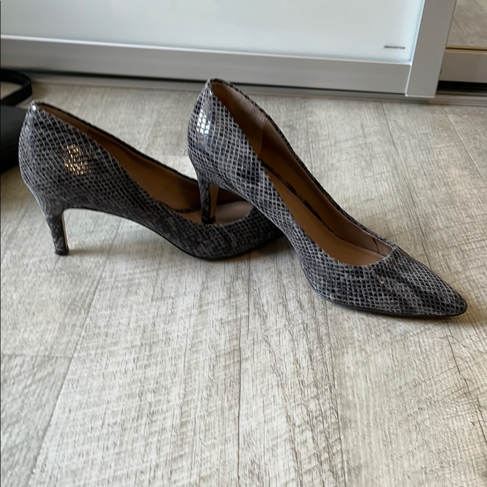 Banana Republic Gray Animal Print Pumps